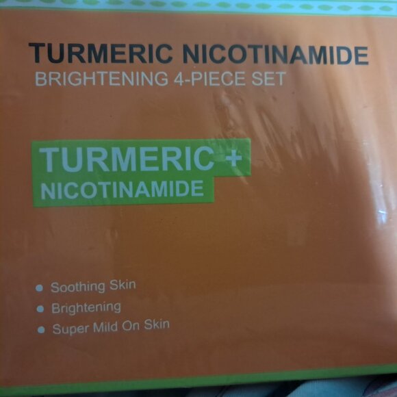 MOIKA Turmeric and Nicotinamide 4 Piece Brightening Set NIB - Picture 4 of 7